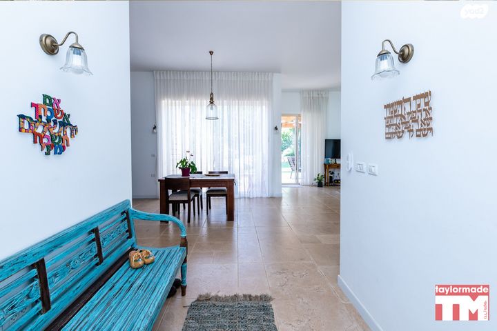 דו משפחתי, פרדס חנה כרכור