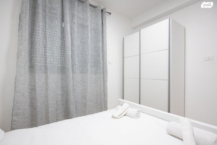 דירה, דרך העצמאות, שער פלמר, תחנת רכבת השמונה, חיפה