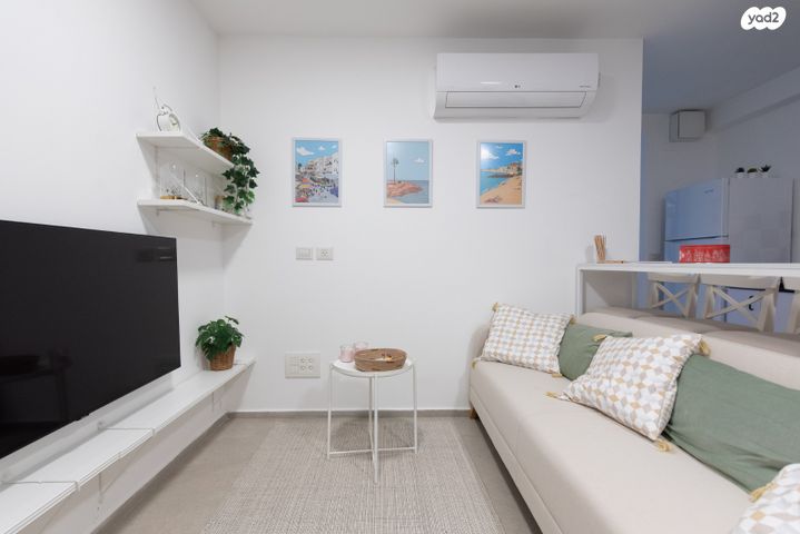 דירה, עין דור, שער פלמר, תחנת רכבת השמונה, חיפה