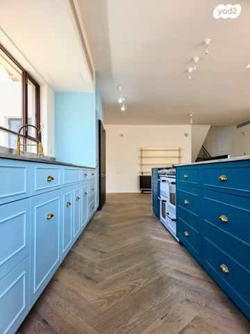 בית פרטי/ קוטג', רום 2000, רעננה