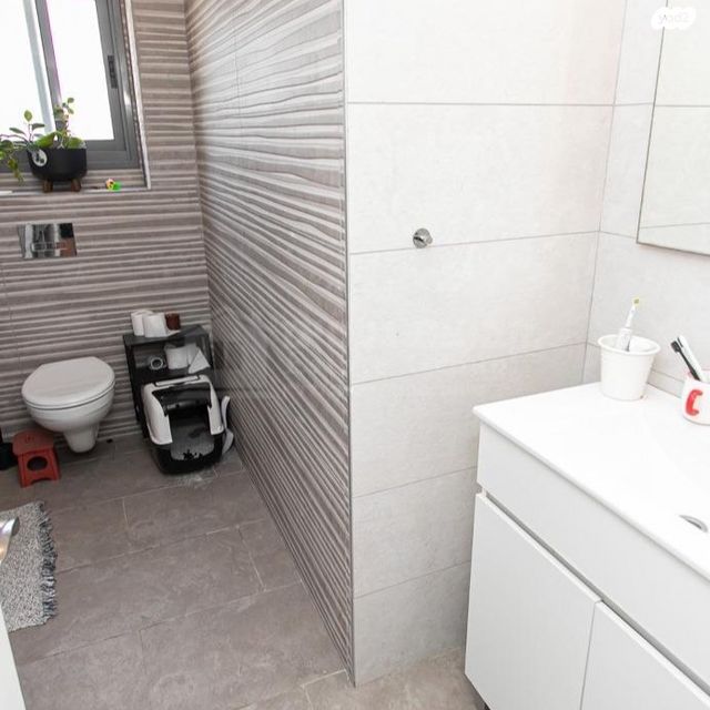 דירה, מעלות הבוצרים 8, מרכז הכרמל, חיפה