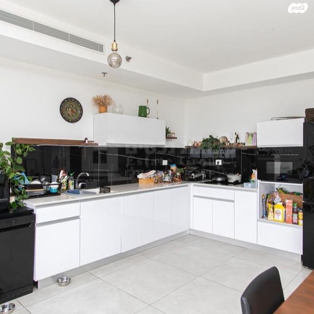 דירה, מעלות הבוצרים 8, מרכז הכרמל, חיפה