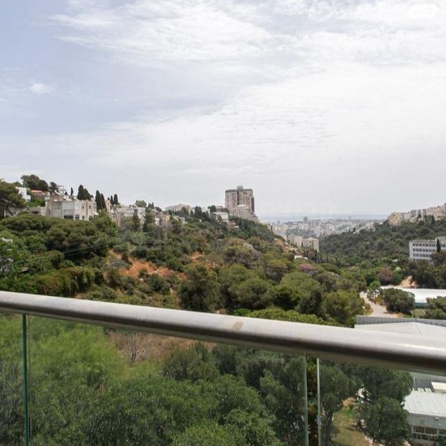 דירה, מעלות הבוצרים 8, מרכז הכרמל, חיפה