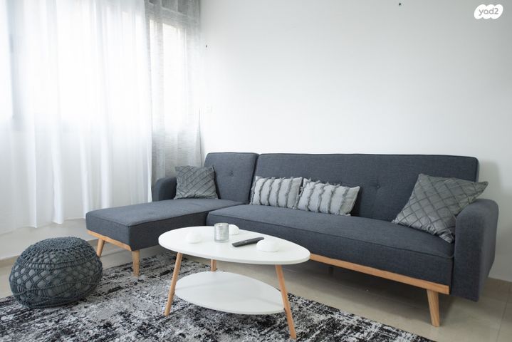 דירה, דרך העצמאות, שער פלמר, תחנת רכבת השמונה, חיפה