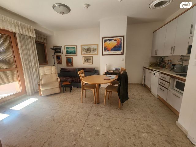 דירה, רש"י, נחלת גנים, רמת גן