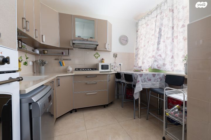 דירה, זאב ז'בוטינסקי 12, ד' / מערב מרכז העיר, רחובות