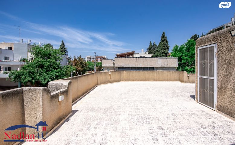 דו משפחתי, הרצליה