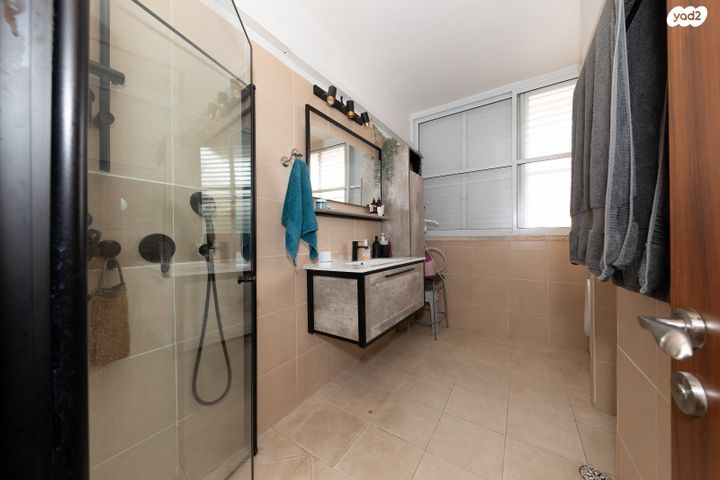 דירה, זאב ז'בוטינסקי 12, ד' / מערב מרכז העיר, רחובות