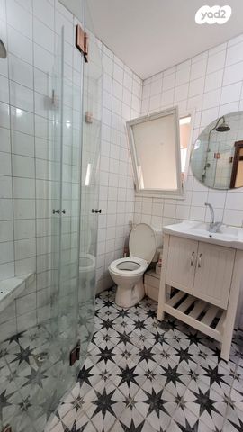 דירה, עלי כותרת, גני אביב, לוד