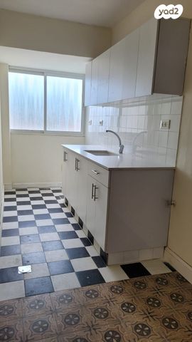 דירה, עלי כותרת, גני אביב, לוד