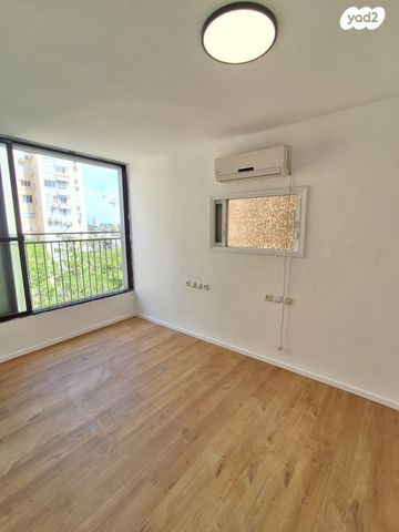 דירה, אריה בן אליעזר, נווה יהושע, ערמונים, רמת גן