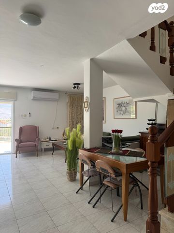 דו משפחתי, כרמיאל