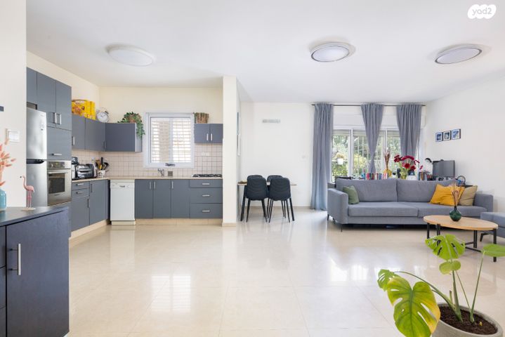 דירה, בתיה מקוב, ד' / מערב מרכז העיר, רחובות