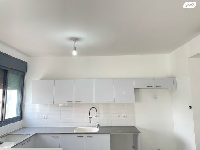 דירה, אלון, החורש, חריש