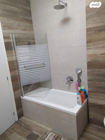 גג/ פנטהאוז, הפלמ"ח, עמידר, בת ים