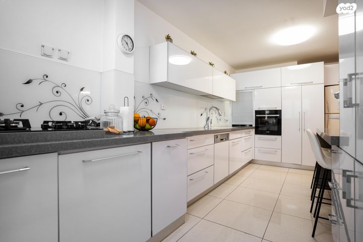 דירה, העצמאות 48, רובע הקריה, הסיטי, אשדוד