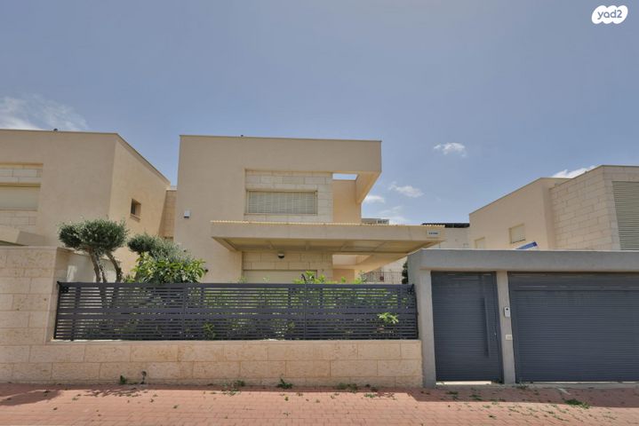 דו משפחתי, צופית, גבעת אלונים, קרית אתא