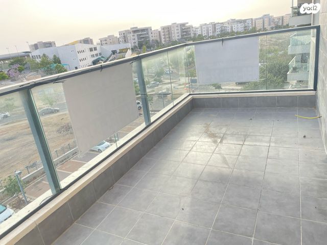 דירה, אלון, החורש, חריש