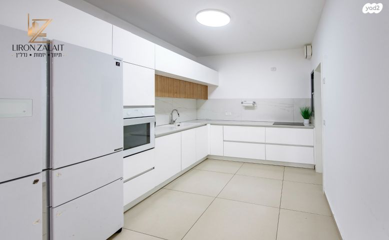 דירה, חיים הרצוג, פסגות אפק, ראש העין