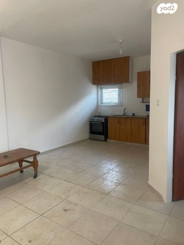 יחידת דיור, שלום שבזי, פרדסיה