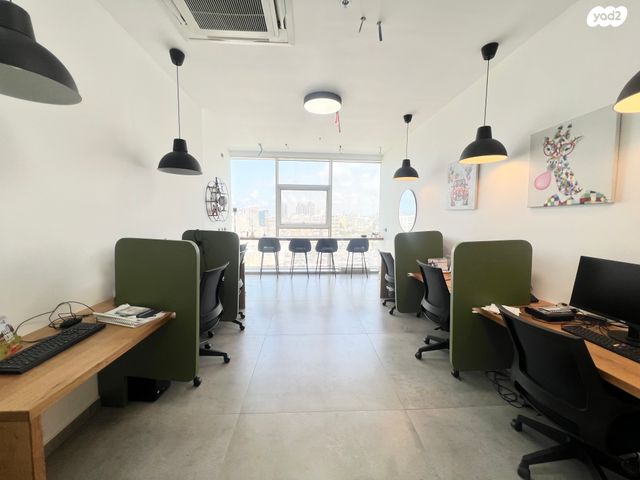 משרדים, צבי אלון 20, מרכז העיר דרום, נתניה