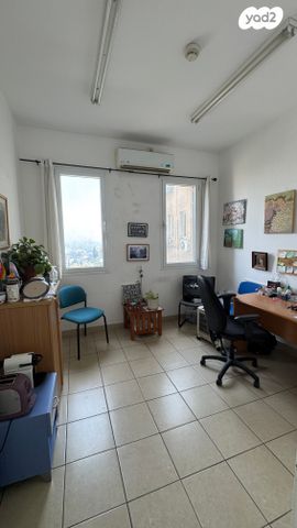 משרדים, דבורה, שוק תלפיות, חיפה