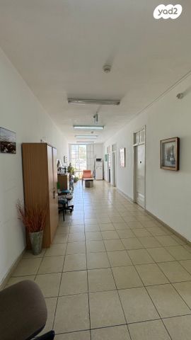 משרדים, דבורה, שוק תלפיות, חיפה