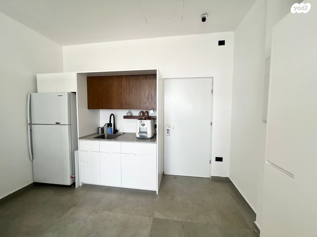 משרדים, צבי אלון 20, מרכז העיר דרום, נתניה