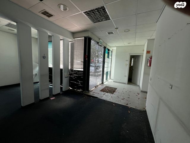 אולמות, חומה ומגדל, מונטיפיורי, הרכבת, תל אביב יפו