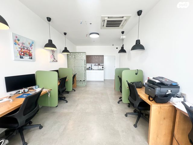 משרדים, צבי אלון 20, מרכז העיר דרום, נתניה