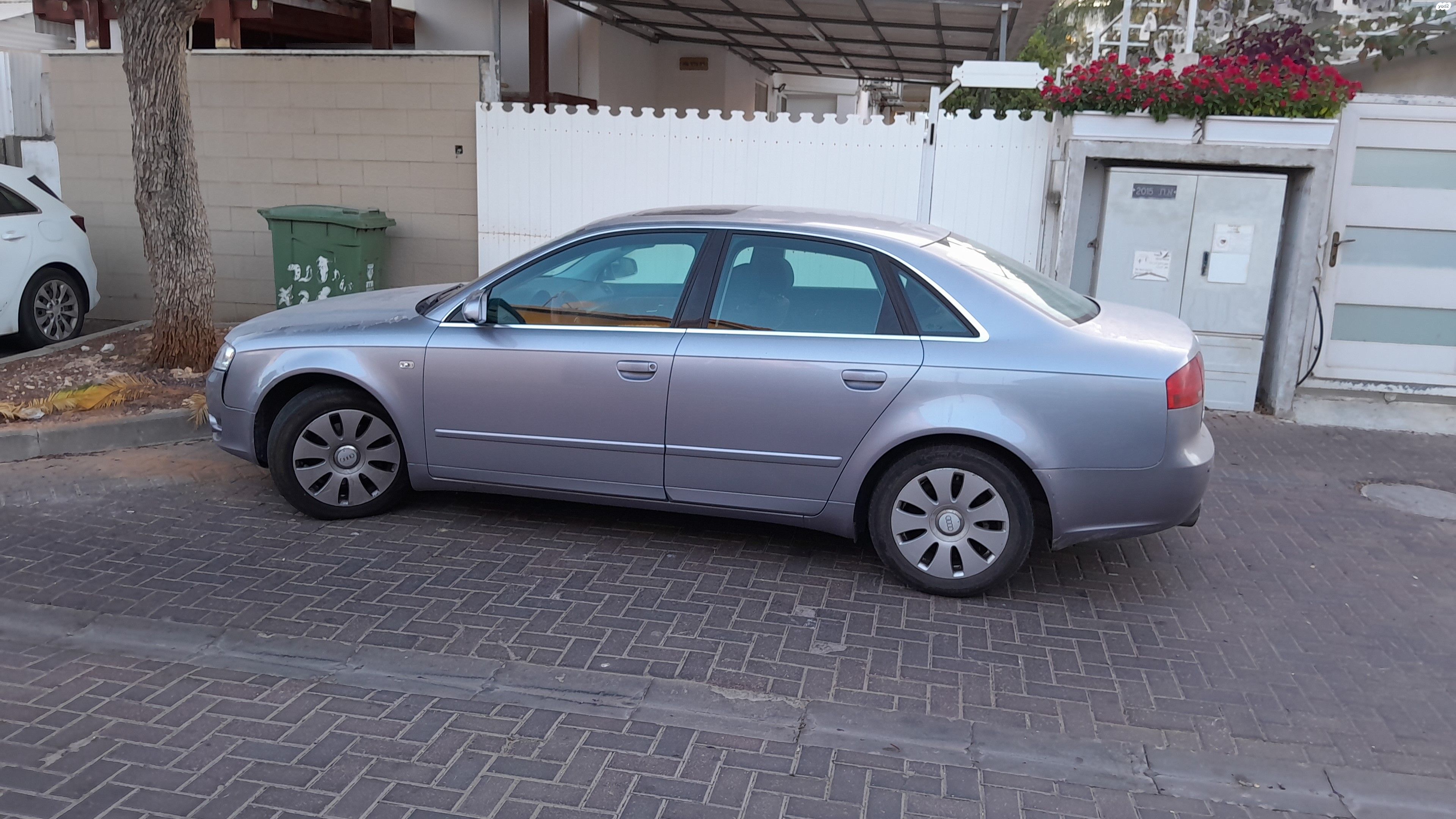 מודעת רכב אאודי A4