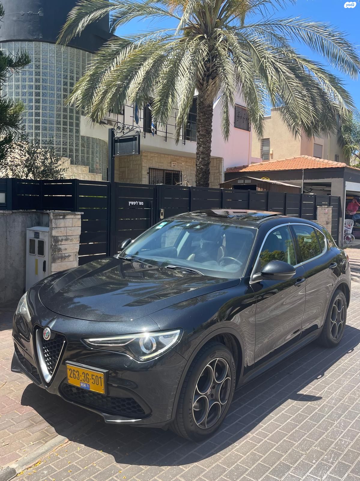 מודעת רכב אלפא רומיאו סטלביו