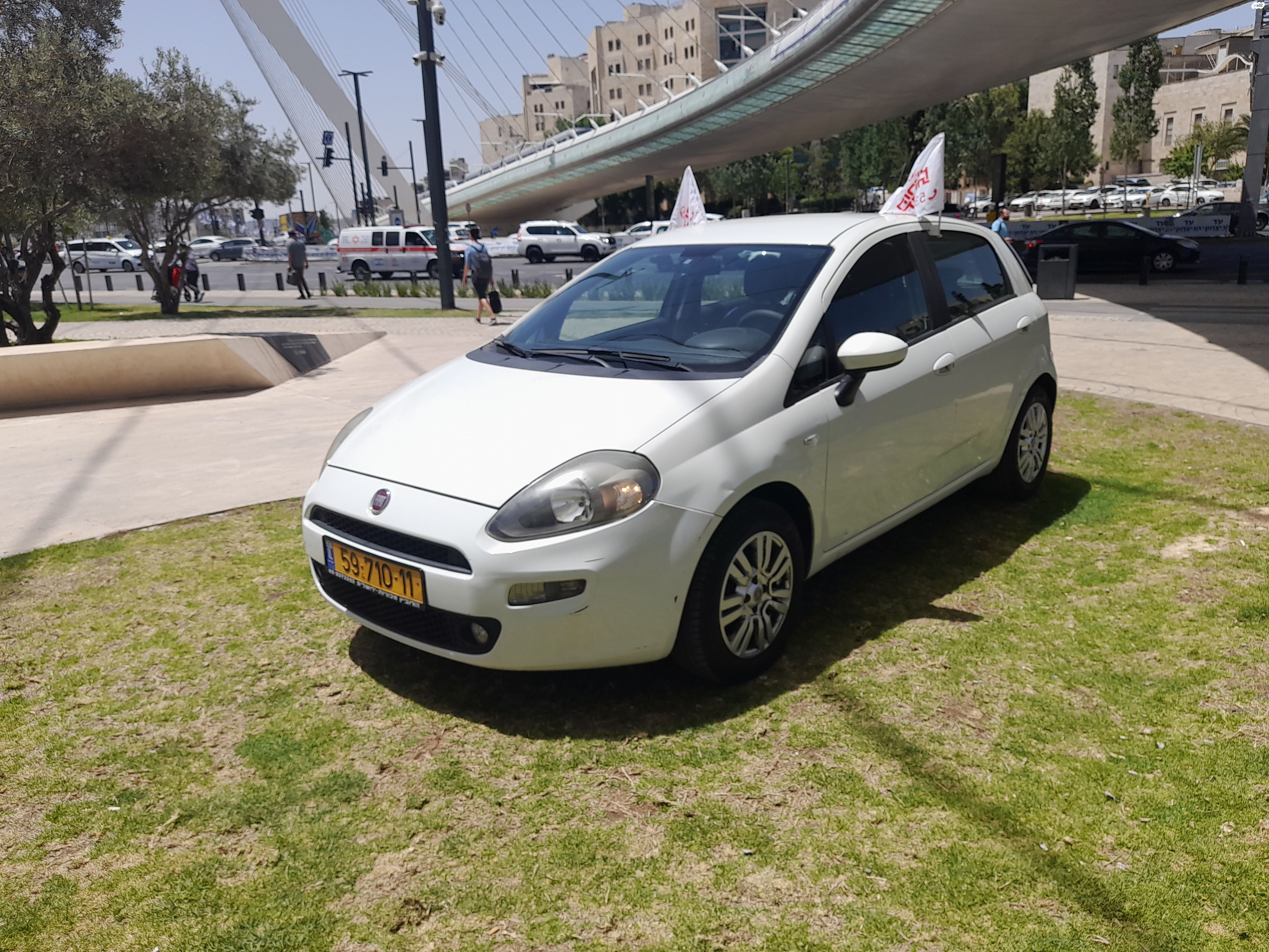 מודעת רכב פיאט פונטו