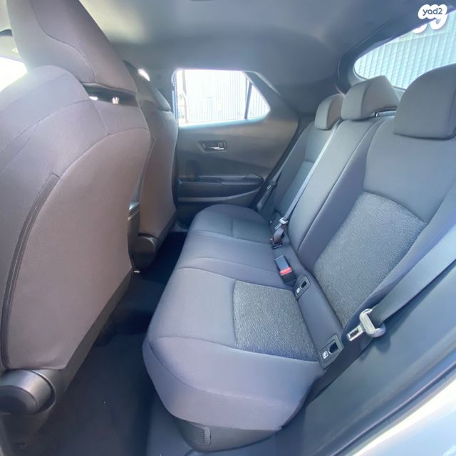 מודעת רכב טויוטה C-HR 1