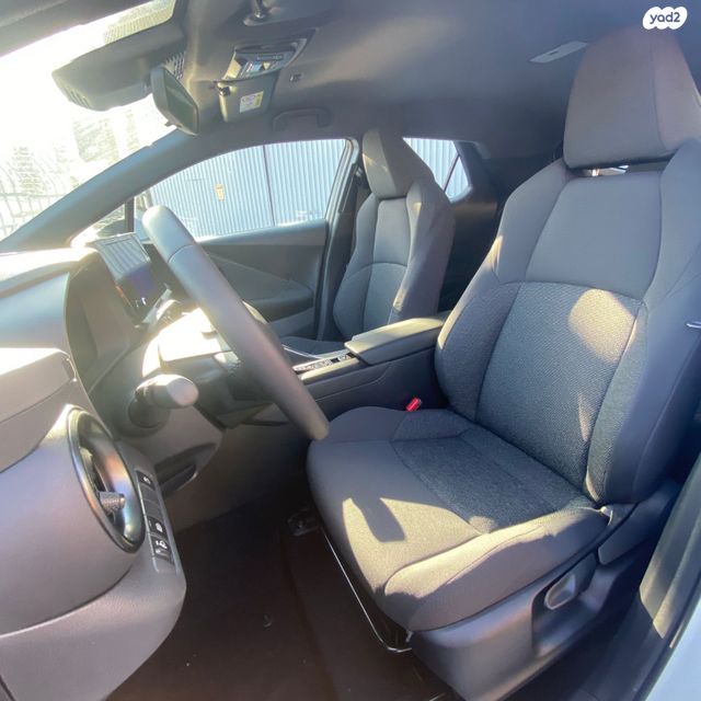 מודעת רכב טויוטה C-HR 2