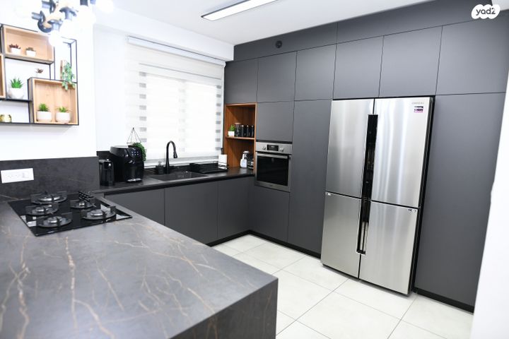 דירה, הגל, החותרים, טירת כרמל