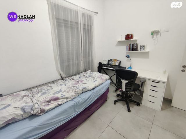 דירת גן, אבני חן, חריש