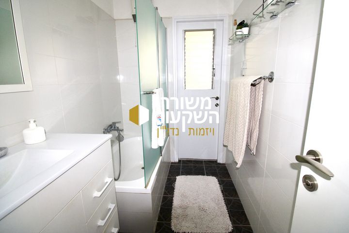 דירה, הפרחים, כפר סבא