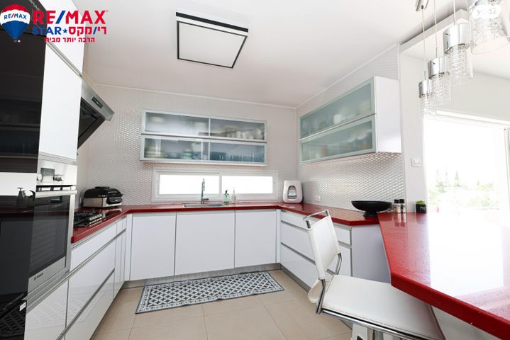 דירה, שדרות אמנון ותמר 8, גני הרצליה, הרצליה