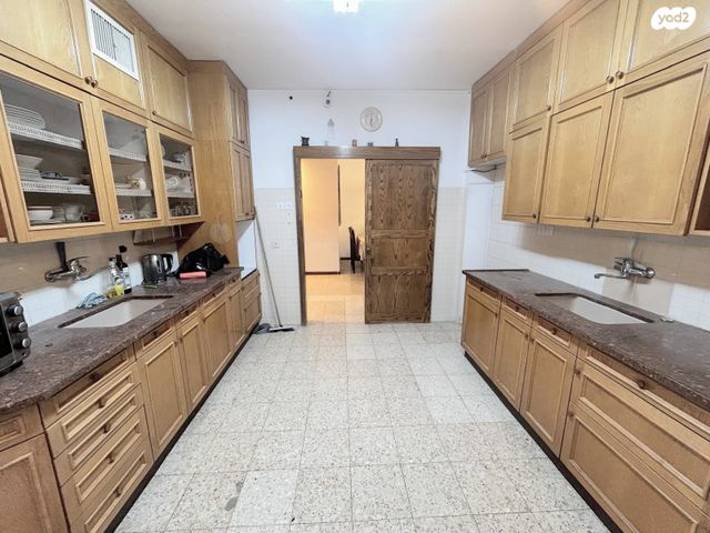 דירה, עובדיה מברטנורה, רחביה, ירושלים