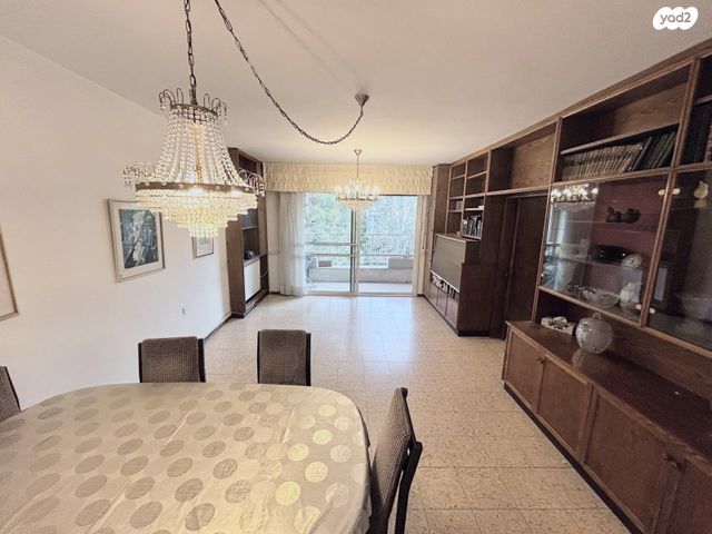 דירה, עובדיה מברטנורה, רחביה, ירושלים