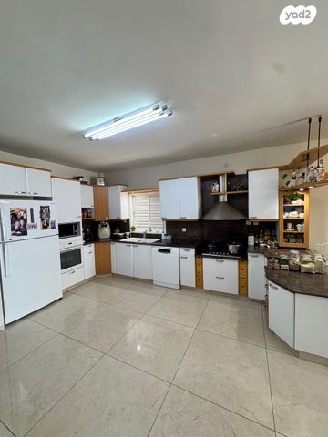 גג/ פנטהאוז, הרב קטרוני, מחנה יהודה, פתח תקווה