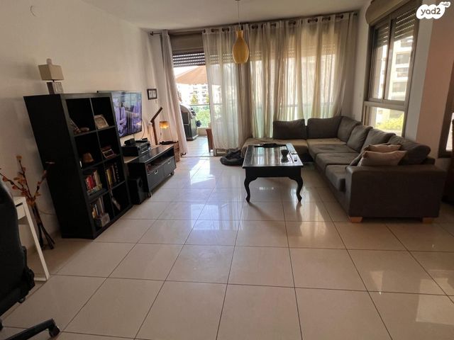 דירה, אורי צבי גרינברג 4, אזורי חן, גימל החדשה, תל אביב יפו