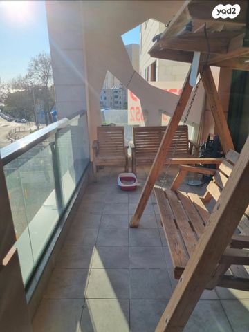 דירה, יציאת אירופה תש"ז, קרית שפרינצק, חיפה