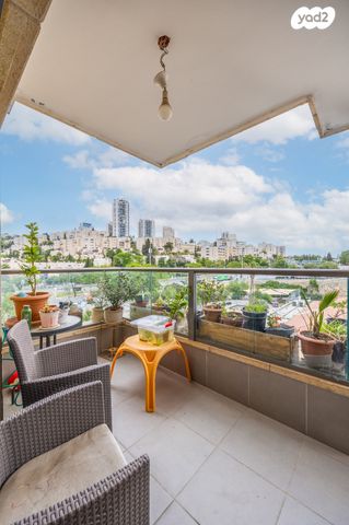 דירה, אברהם שטרן, קרית היובל, ירושלים