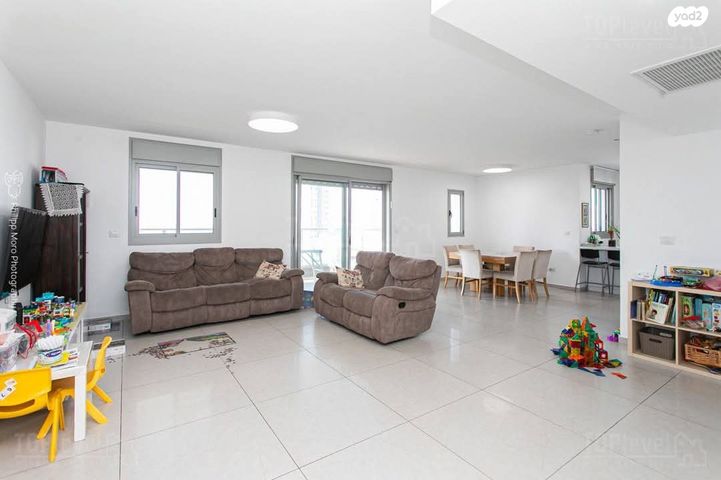 גג/ פנטהאוז, הסייפן, טירת כרמל