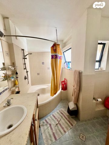 בית פרטי/ קוטג', שבטי ישראל, הרצליה