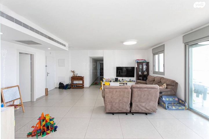 גג/ פנטהאוז, הסייפן, טירת כרמל