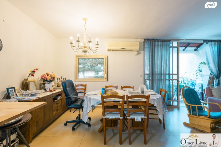 דירה, שדרות ששת הימים, הפרחים, כפר סבא