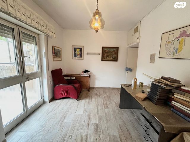 דירה, עובדיה מברטנורה, רחביה, ירושלים